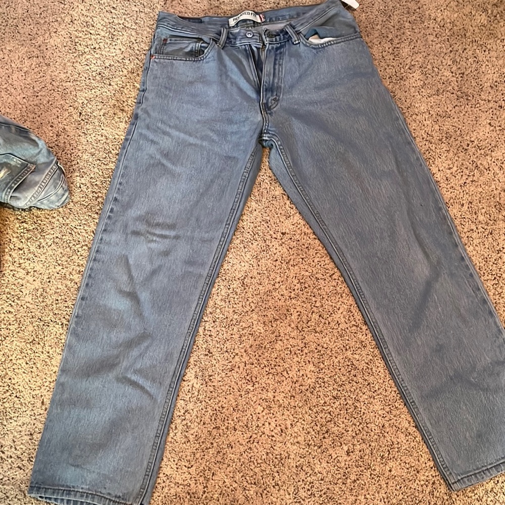 Levi 550 denim relaxed fit jeans. size 32x30